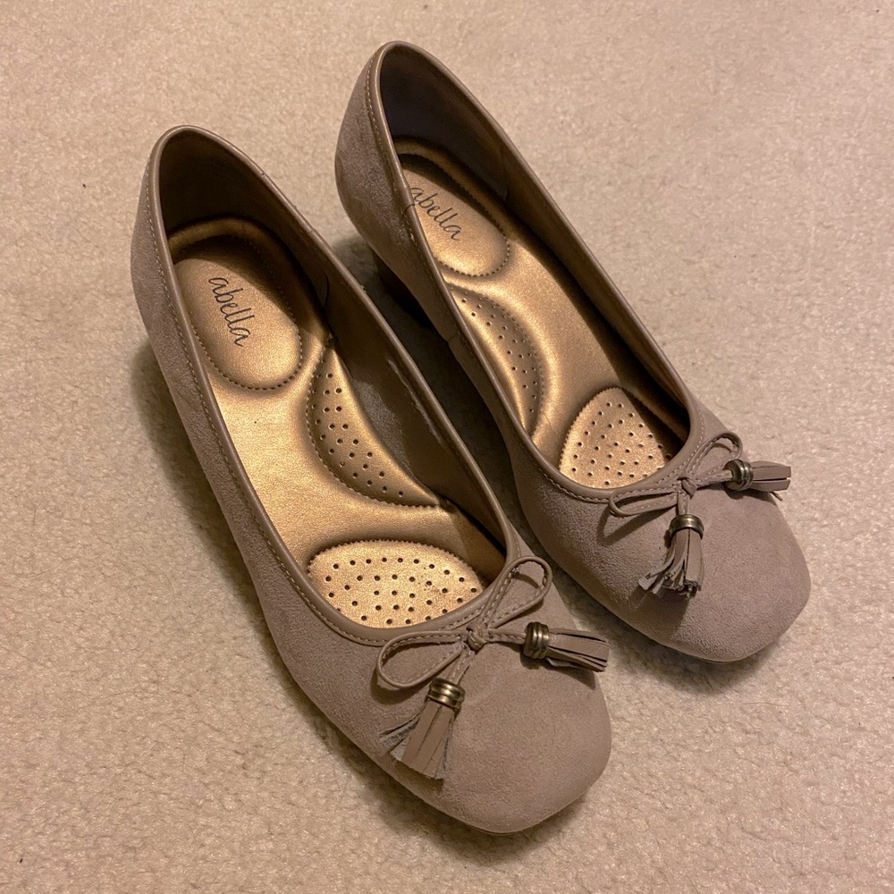 Women’s dress flats